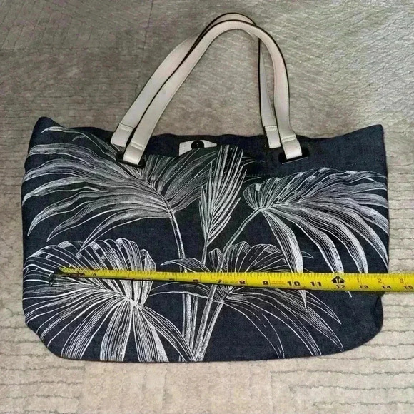 The many moods of poppy jones tote - Picture 6 of 9